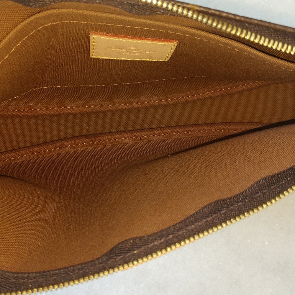 Authentic Louis Vuitton Large Multi Pochette - Picture 4 of 8